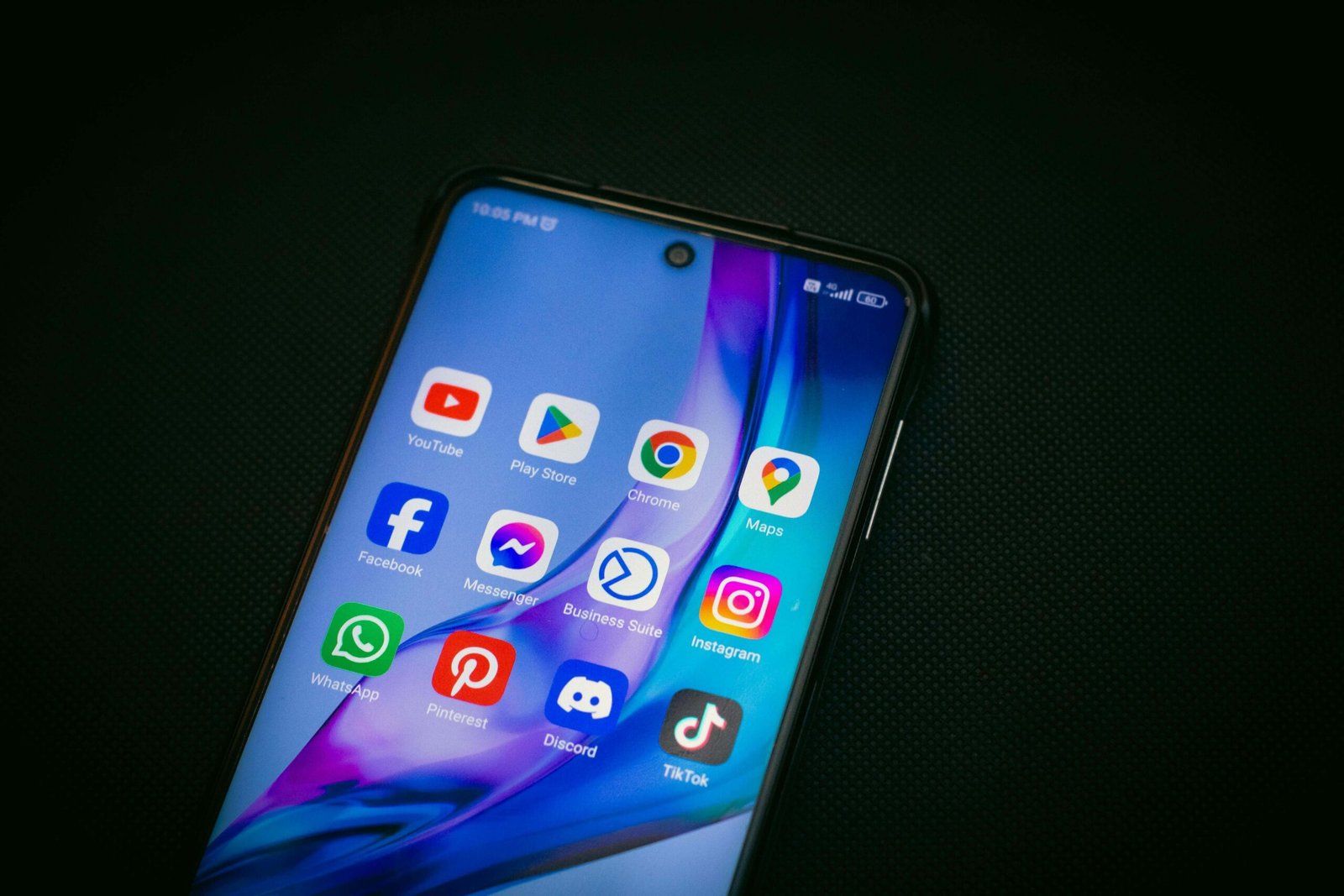 le montage video sur les plateforme de reseaux sociaux surtout dans le dormat 9/16 est a tout majeur dans la visibilité sur web